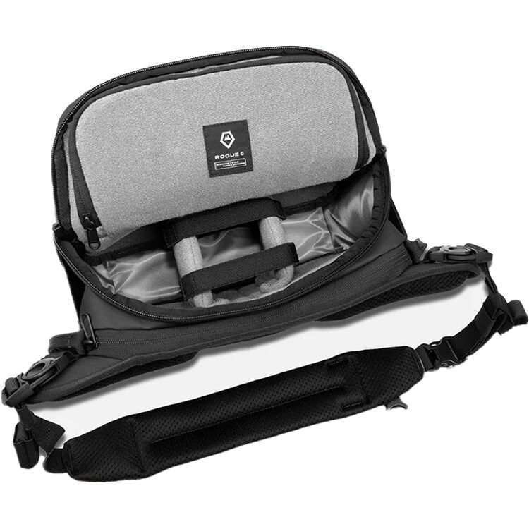 Sling WANDRD ROGUE V2 (Negro, 6L) - vista frontal