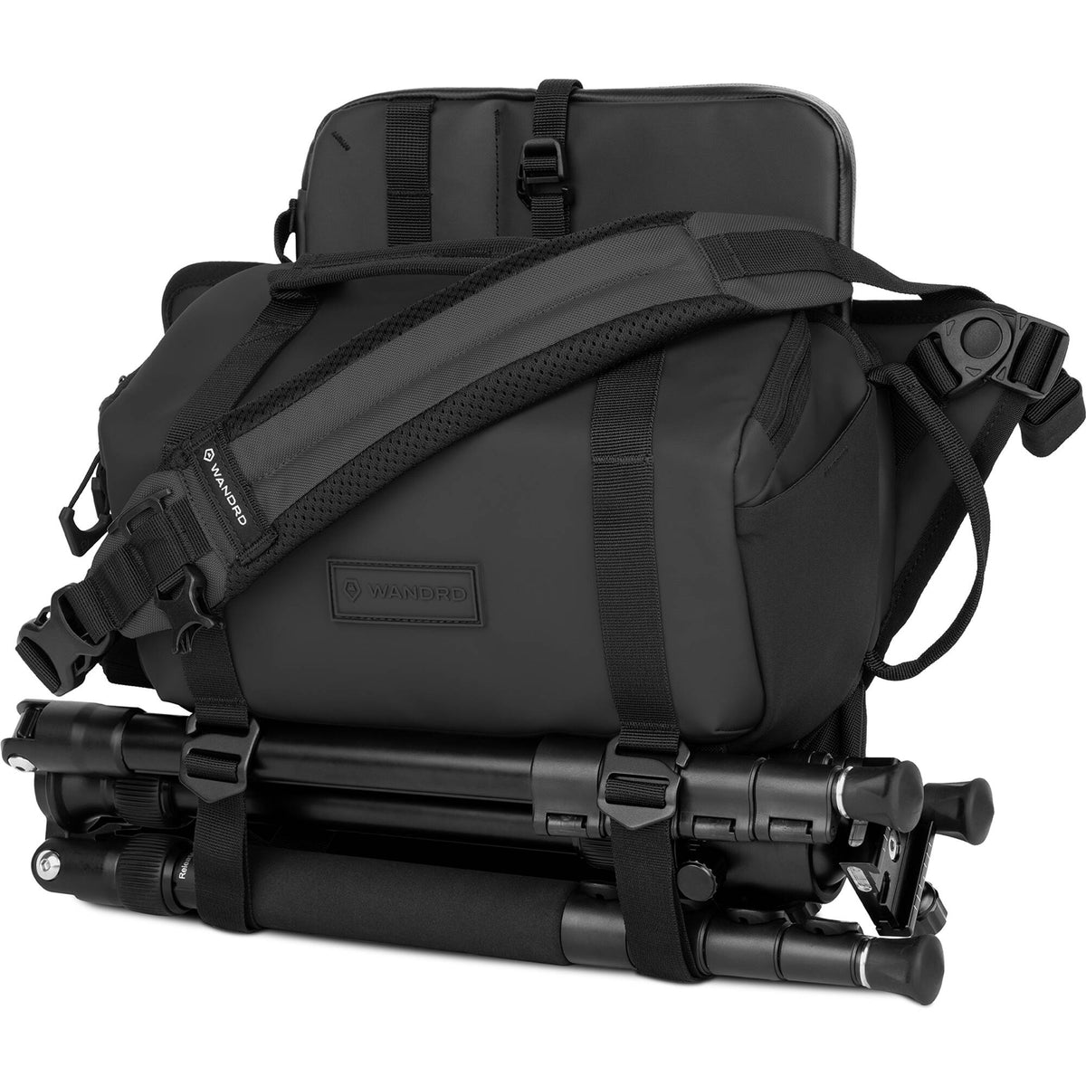 Sling WANDRD ROGUE V2 (Negro, 6L) - puertos y conexiones