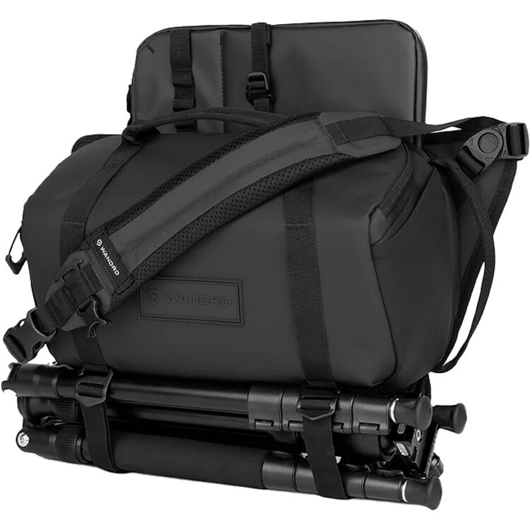 Sling WANDRD ROGUE V2 (Negro, 9L) - puertos y conexiones