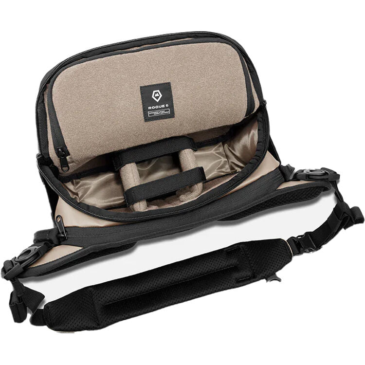 Sling WANDRD ROGUE V2 (Yuma Beige, 6L) - vista frontal