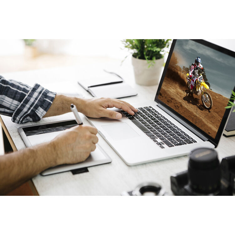 Tarjeta Sony 1920GB CFexpress Type B TOUGH - vista lateral