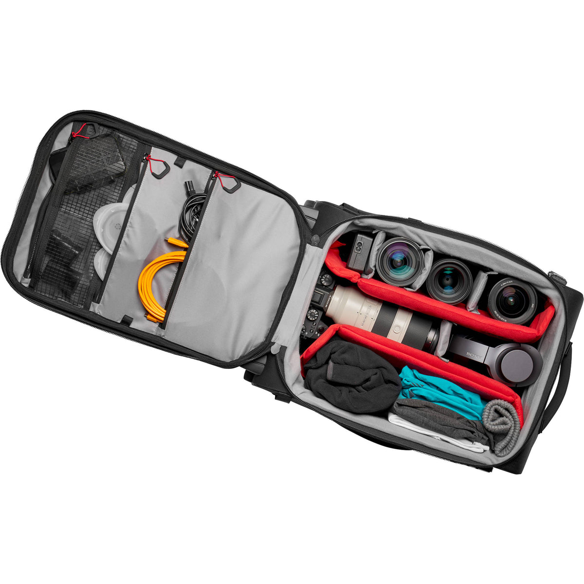 Valija con ruedas Manfrotto Pro Light Reloader Switch-55 Backpack/Roller (Negro) - en uso