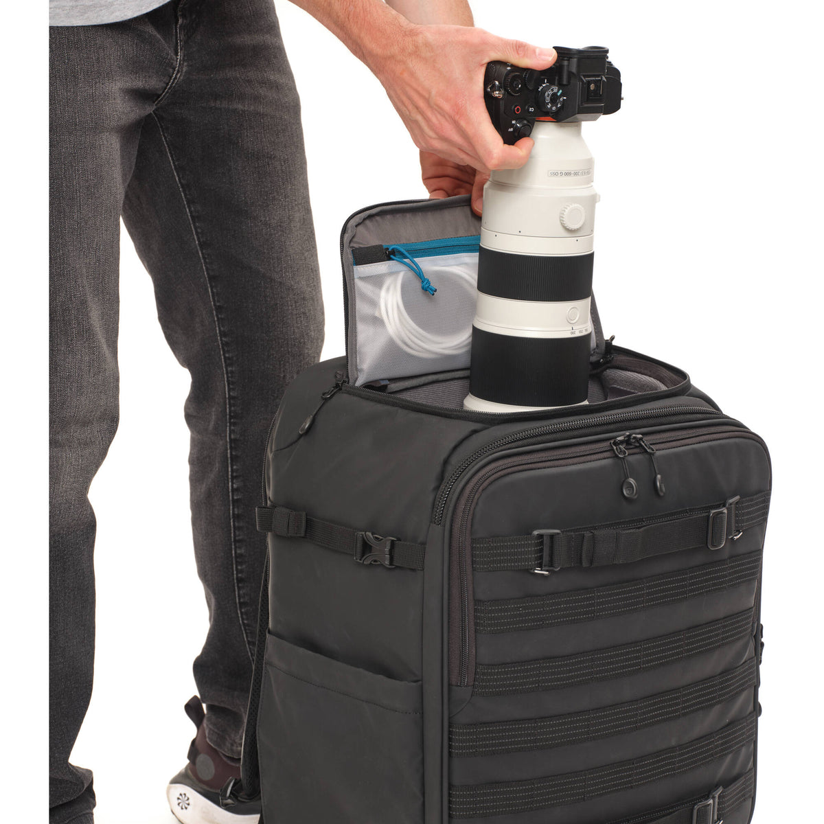 Valija con ruedas Tenba Axis V2 Spinner Backpack (Negro, 28L) - contenido de la caja