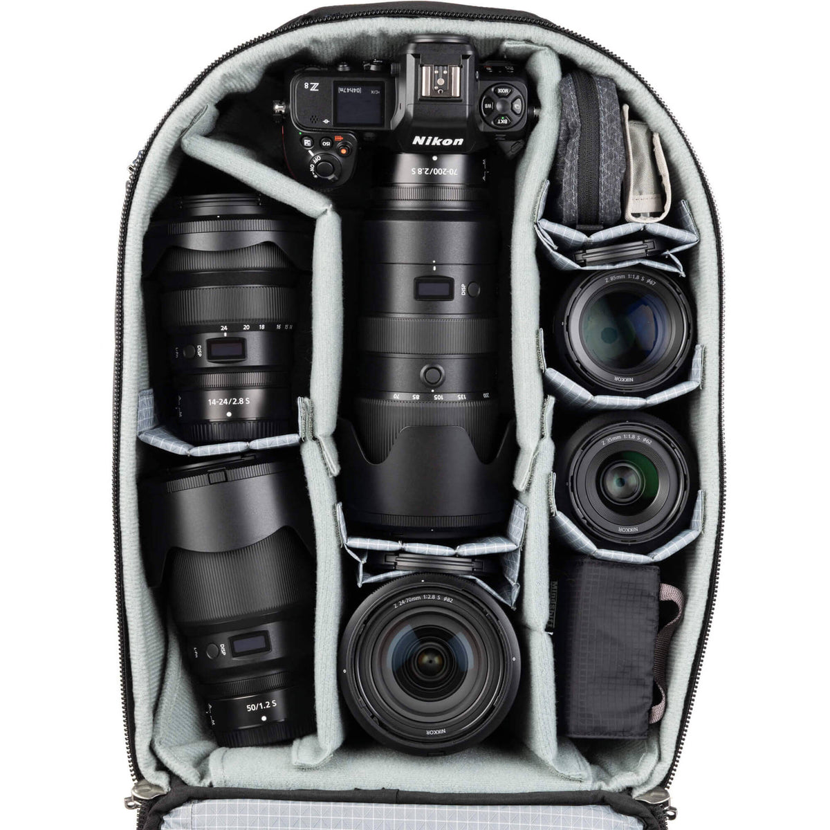 Valija con ruedas Think Tank Photo Airport Essentials Rolling Backpack (21L) - en uso