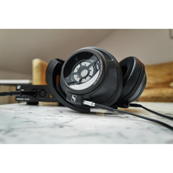 Audífonos-Sennheiser-HD-820-Over-the-Ear-Audiophile-Headphones-Ring-Radiator-Drivers-with-Glass-Reflector-Technology-with-Balanced-Cable-Black