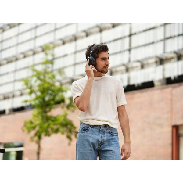 Audífonos-Sennheiser-MOMENTUM-4-Wireless-Adaptive-Noise-Canceling-Over-The-Ear-Headphones-Black