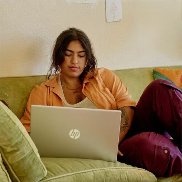 Laptop HP 15-fd0000 15-fd0048la Intel Core i5-1235U (4.40GHz) 8 GB RAM 512 GB SSD 15.6 Intel Iris Xe Plata