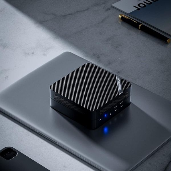 Mini PC MINISFORUM UM690S 32GB DDR5 512GB SSD, con AMD Ryzen 9 6900HX