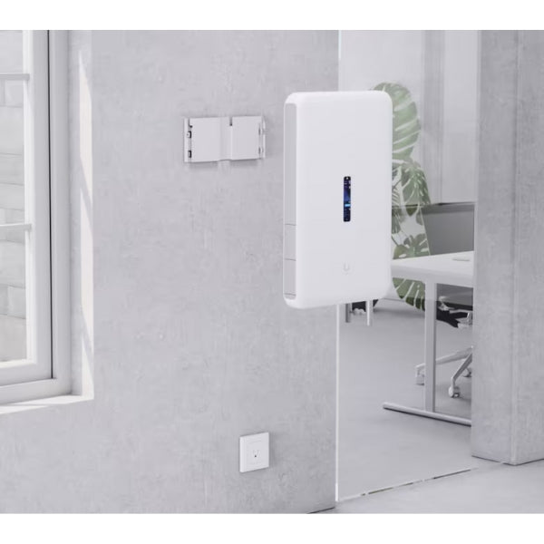 Router-Ubiquiti-UniFi-Dream-Wall-UDW-US-WiFi-6-AX2400-Dual-Band-2,5G10G-8-WAN-PoE++ 420W-Montaje-en-pared