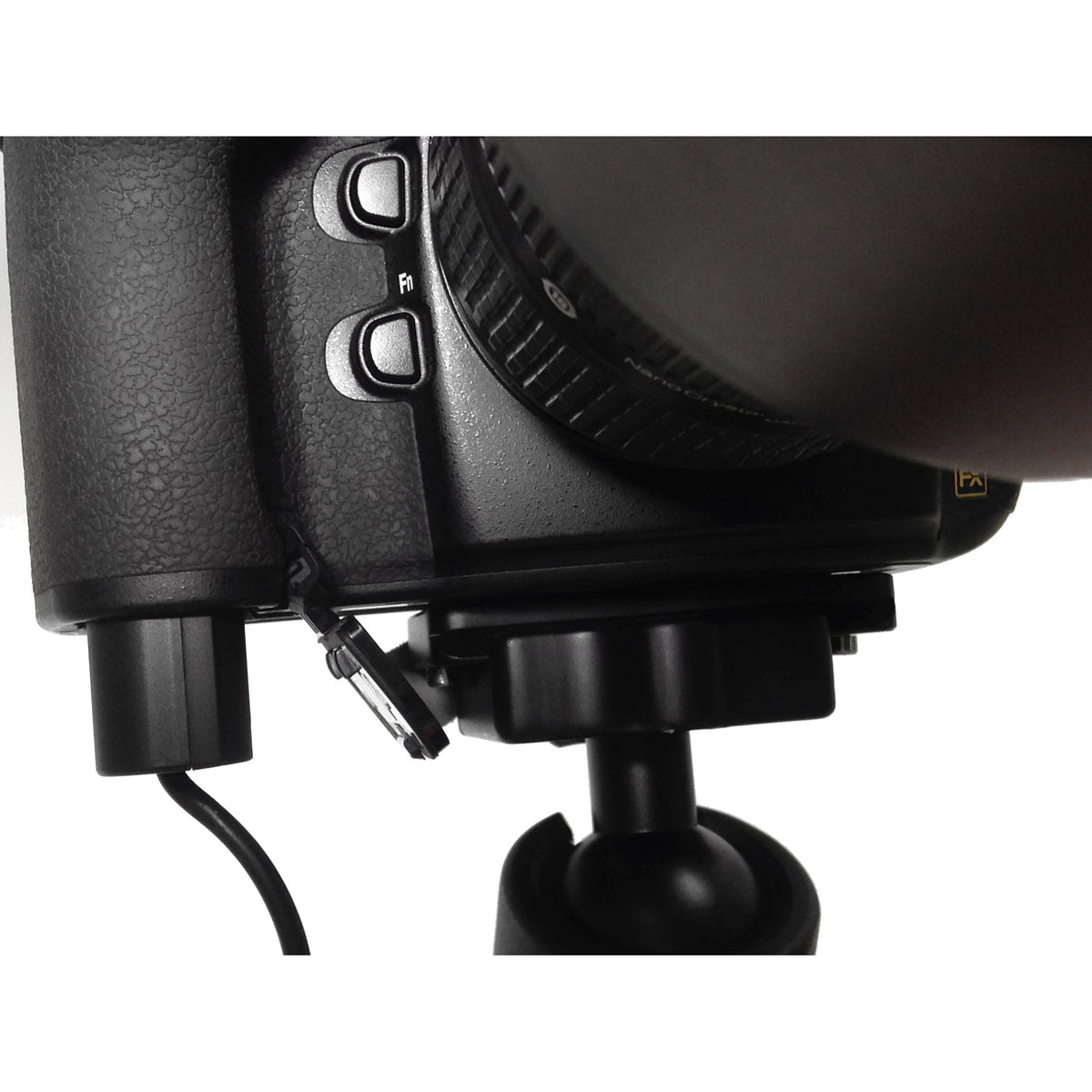 Adaptador de Corriente Tether Tools Relay Camera Coupler para Canon Cameras con LP-E8 - vista trasera