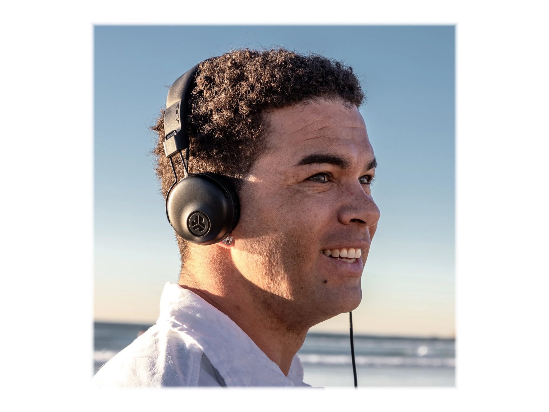 Audífonos On-Ear JLAB STUDIO WIRED ON-EAR HEADPHONES - vista 3