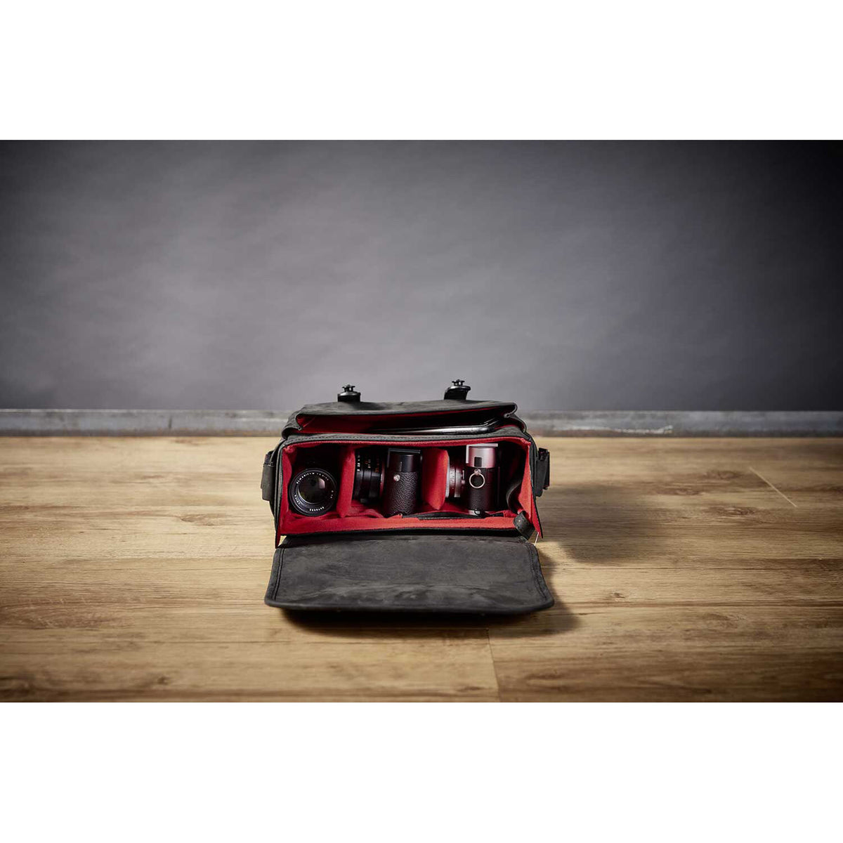 Bandolera Oberwerth The M- Leather Photo (Negro/Rojo) - detalle