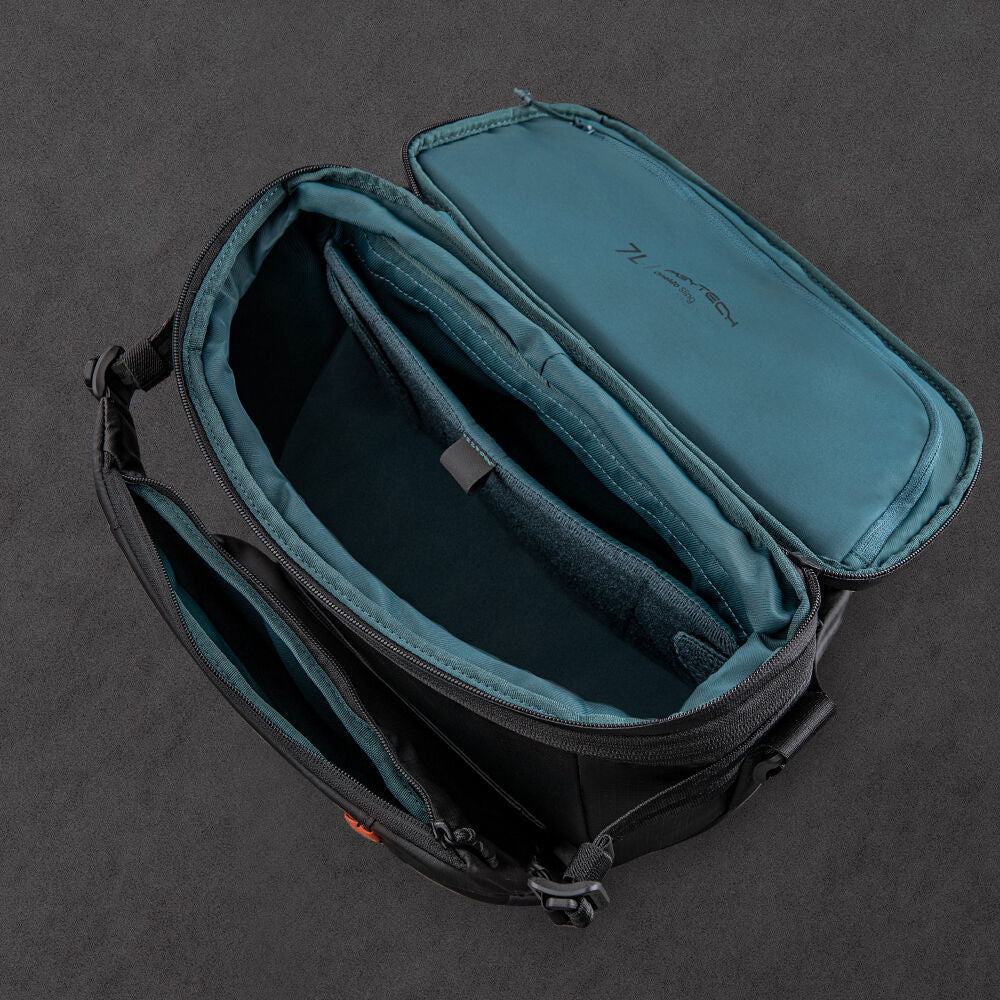 Bandolera PGYTECH OneMo Sling (Space Negro, 11L) - vista lateral