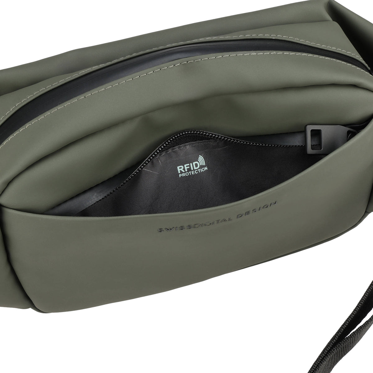 Bandolera Swissdigital LAMONE (Dark Verde, 2L) - en uso