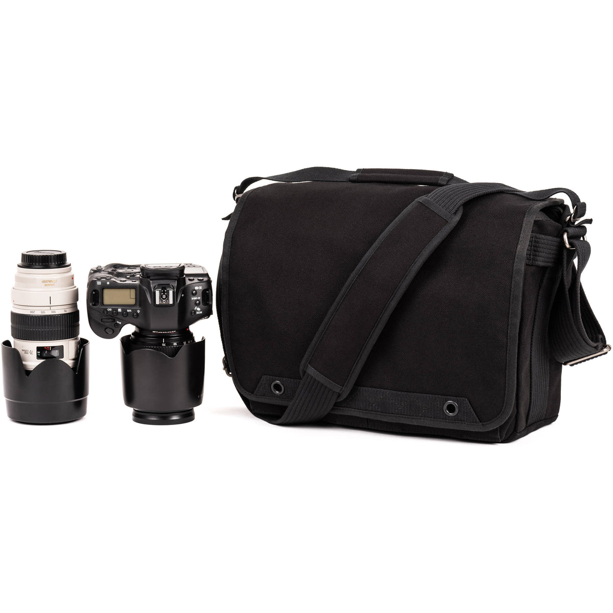 Bandolera Think Tank Photo Retrospective 30 V2.0 (Negro) - puertos y conexiones