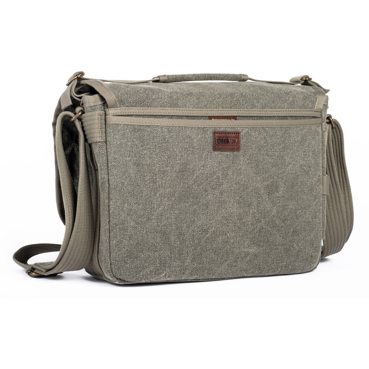Bandolera Think Tank Photo Retrospective 7M (Pinestone) - en uso
