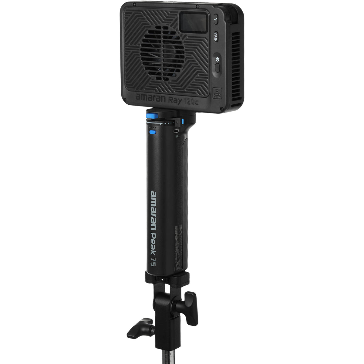 Batería amaran Peak 75 Portable de empuñadura (66.6Wh) - en uso