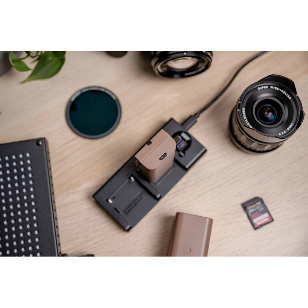 Batería Newell LP-E10 USB-C para Canon (1020mAh) - contenido de la caja