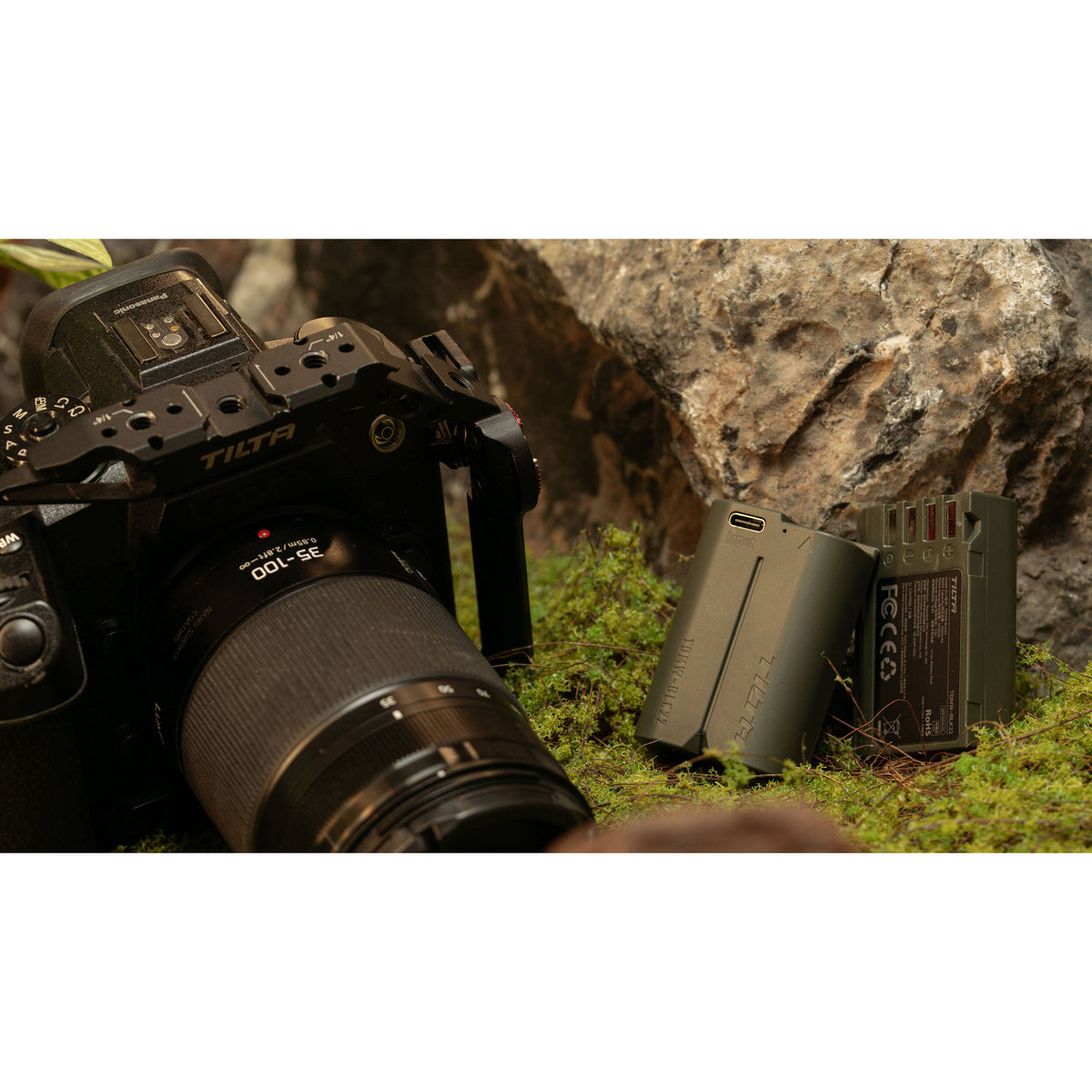 Batería Tilta DMW-BLK22 USB-C (2400mAh) - en uso