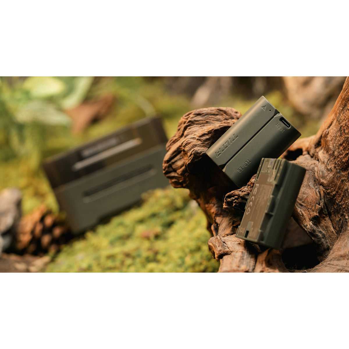 Batería Tilta LP-E6P USB-C (2400mAh, Green) - contenido de la caja