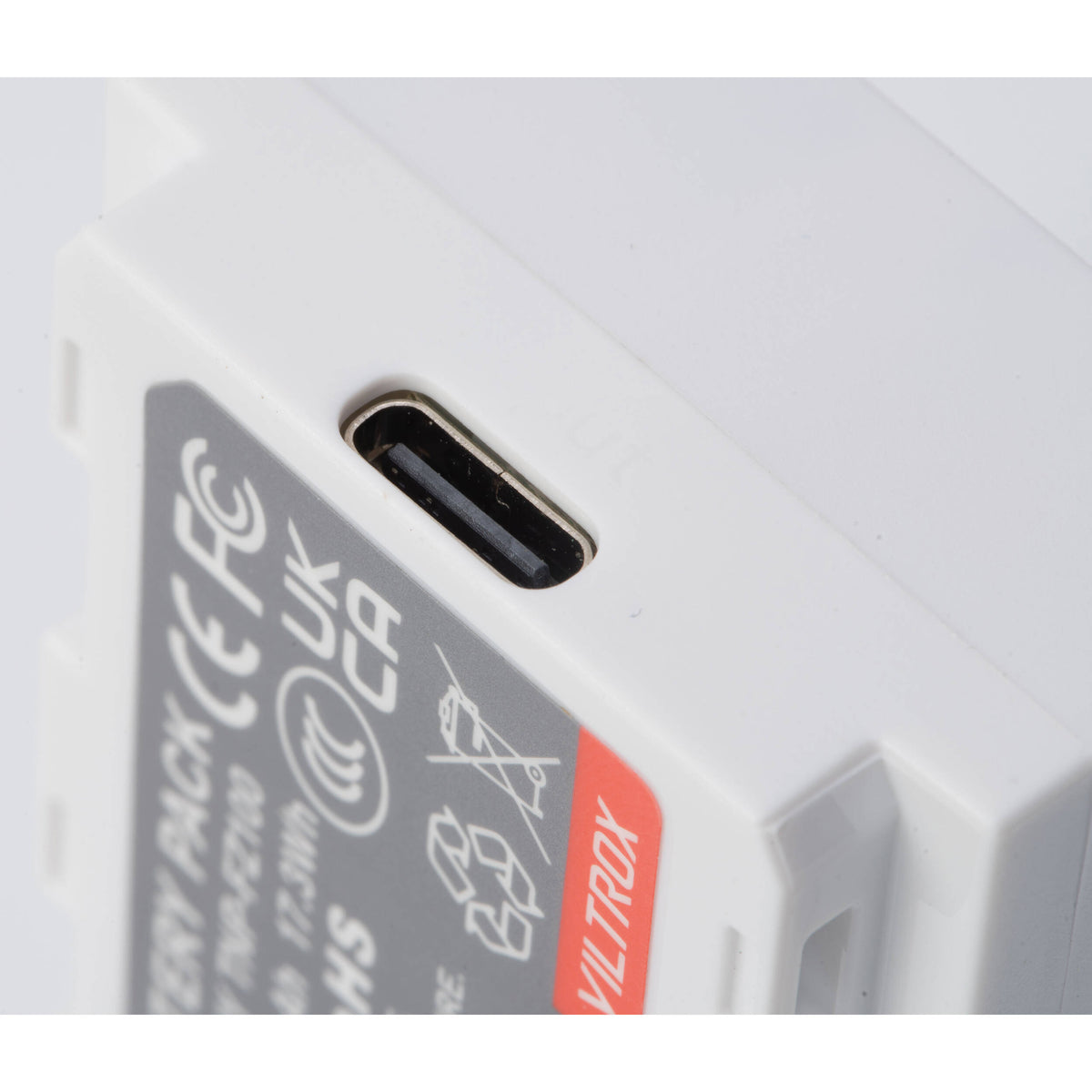Batería Weeylite TNP-FZ100 con USB-C Charging Port (7.2V, 2400mAh) - detalle