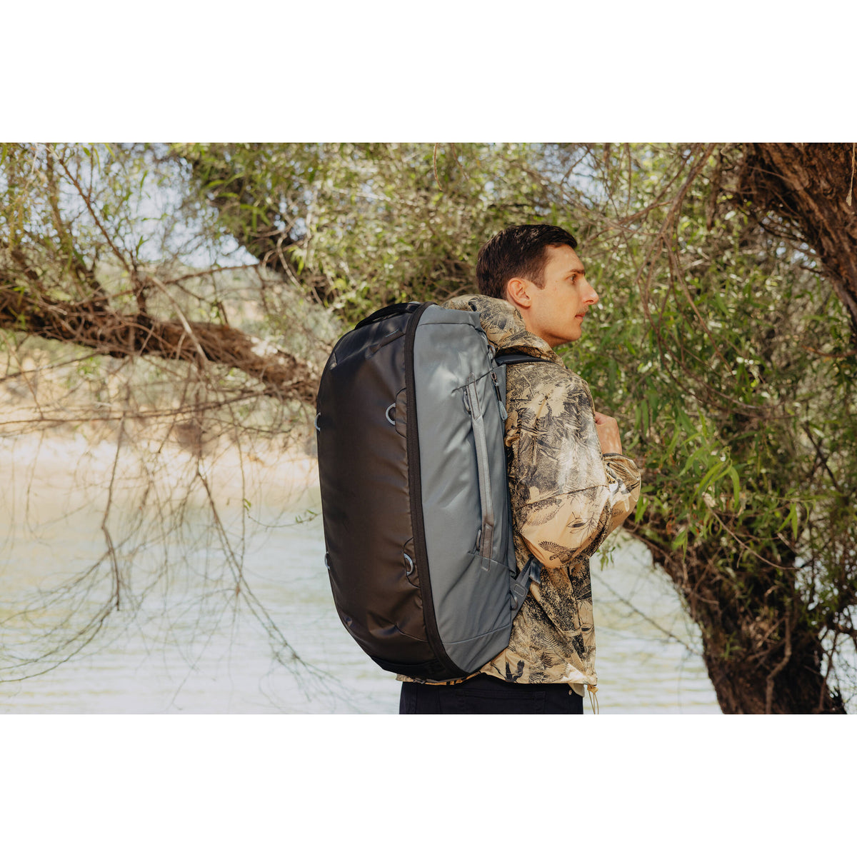 Bolso Peak Design Travel Duffelpack (Azul Océano, 65L) - detalle