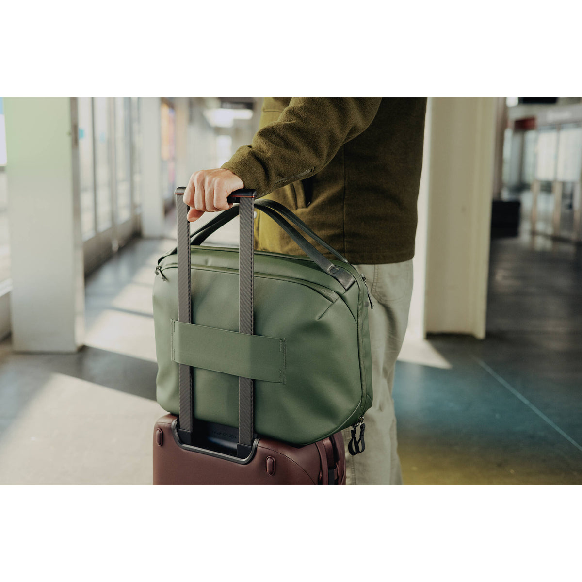 Bolso Peak Design Travel Weekender (Sage, 25L) - contenido de la caja