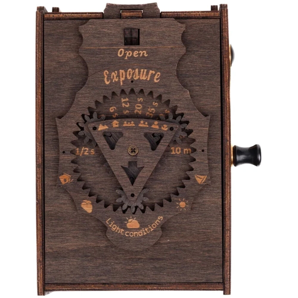 Cámara Analógica JollyLook Pinhole Kit Para Armar (Teñido Marrón) - en uso