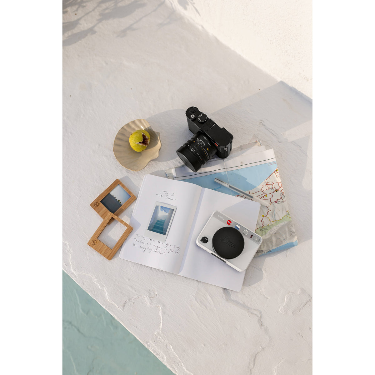 Cámara Analógica Leica SOFORT 2 (Blanco) - contenido de la caja