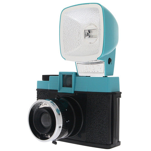 Cámara Analógica Lomography Diana F+ y Flash (Verde Azulado y Negro) - vista frontal
