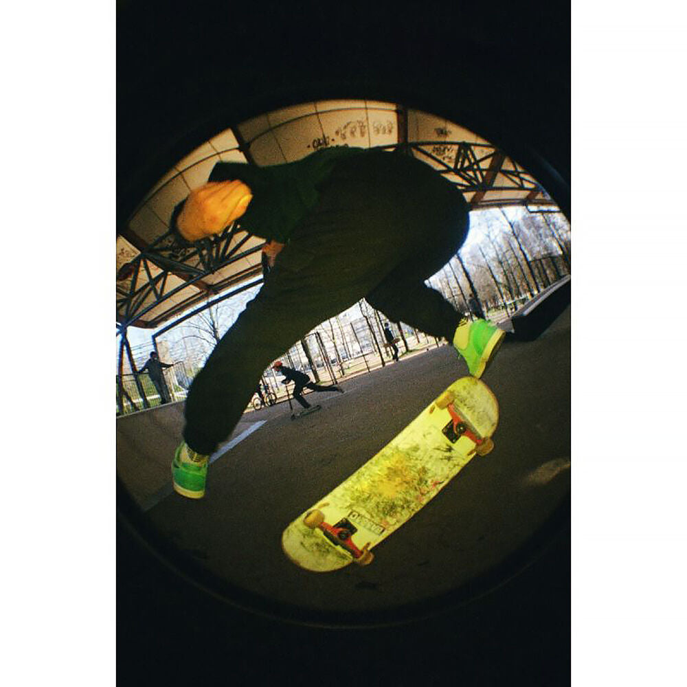 Cámara Analógica Lomography Fisheye No. 2 (Grape Jam) - en uso