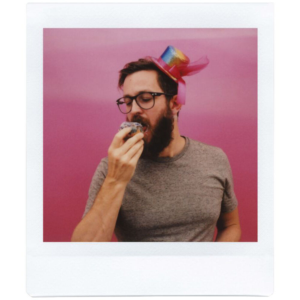 Cámara Analógica Lomography Lomo'Instant Square Glass y Kit de Accesorios (Pemberly) - contenido de la caja