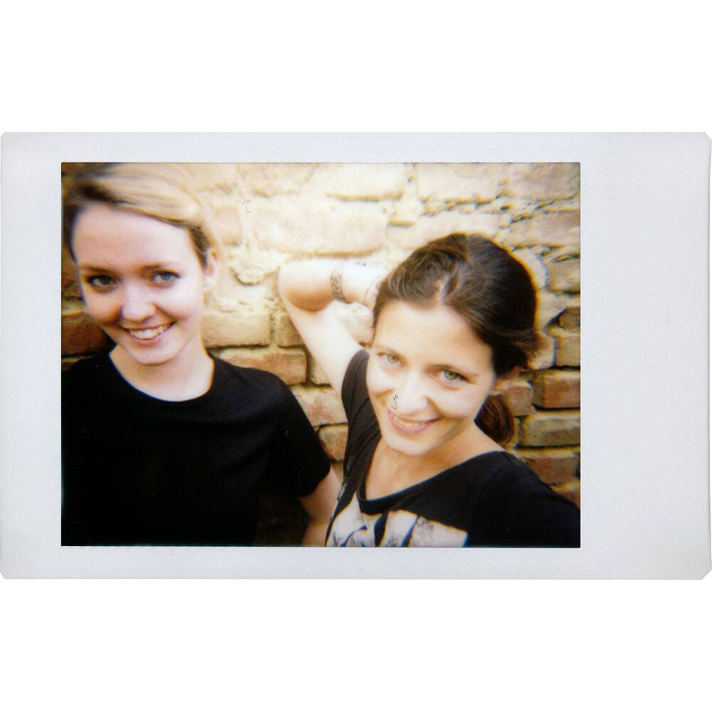Cámara Analógica Lomography Lomo'Instant y 3 Lentes (Edición Milano) - puertos y conexiones