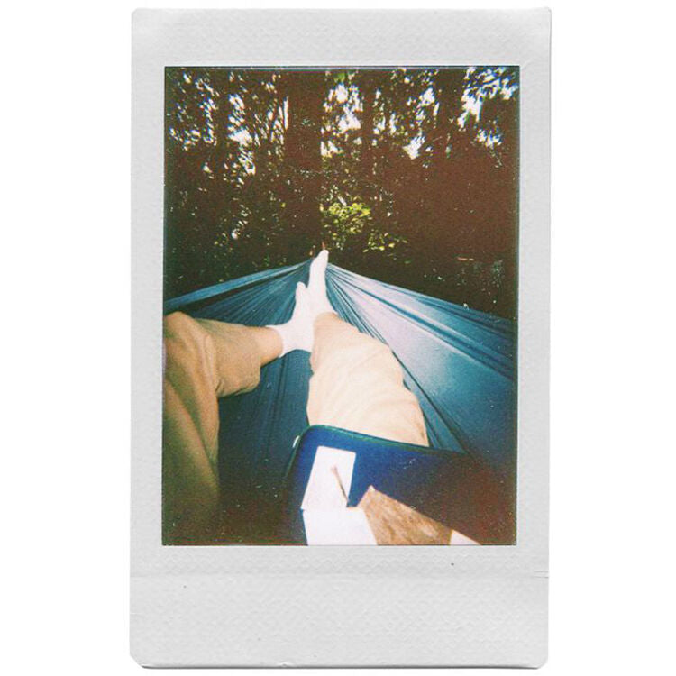 Cámara Analógica Lomography Lomo'Instant y 3 Lentes (Edición Song's Palette) - en uso