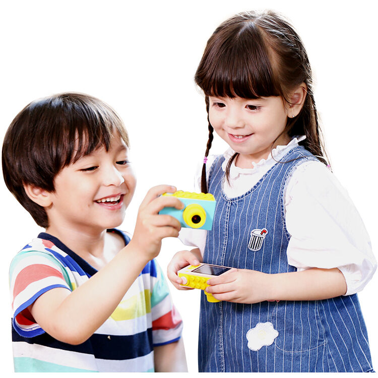 Cámara Digital myFirst Kids 2 Sumergible para Niños Rosa - contenido de la caja