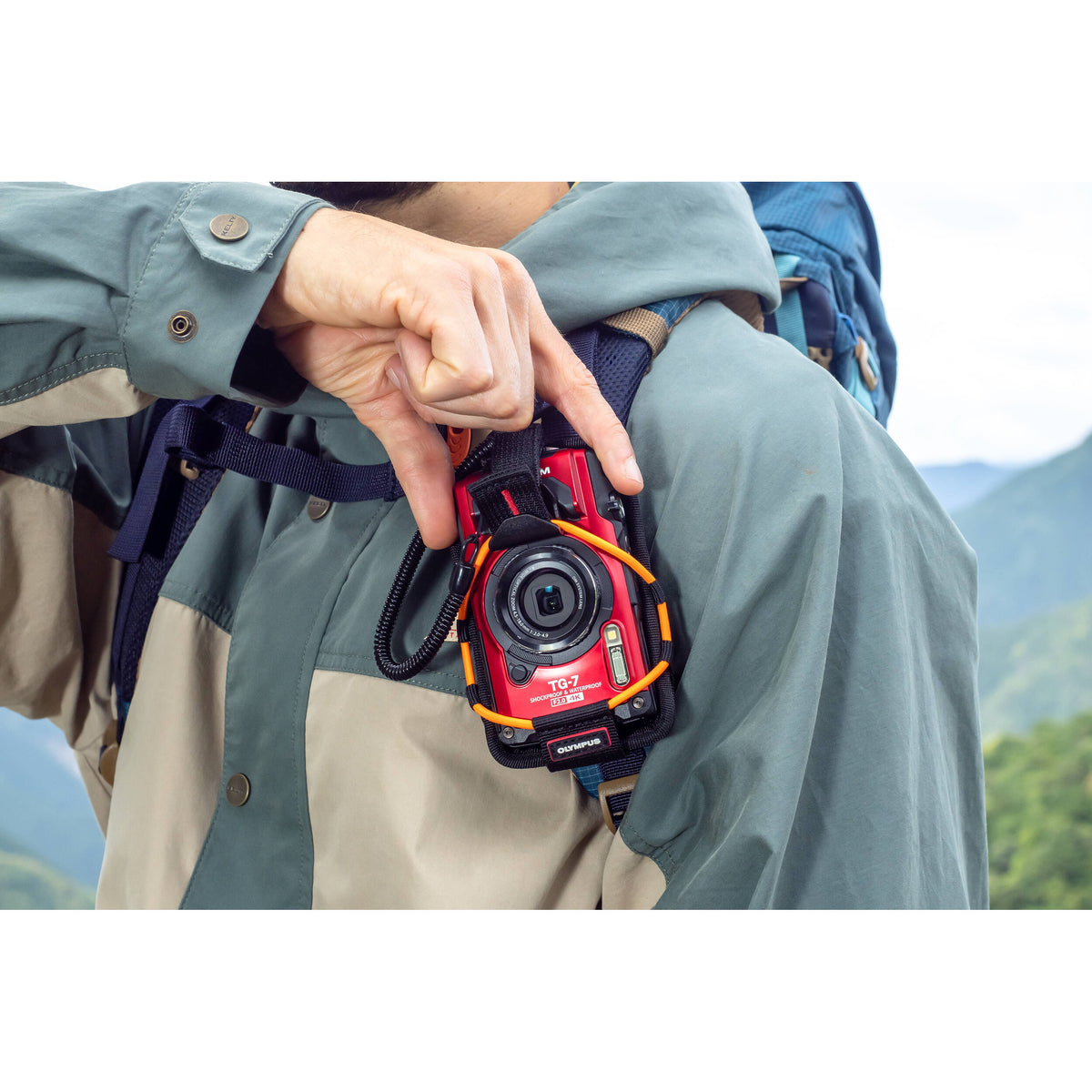 Cámara Digital OM System Tough TG-7 Sumergible Roja