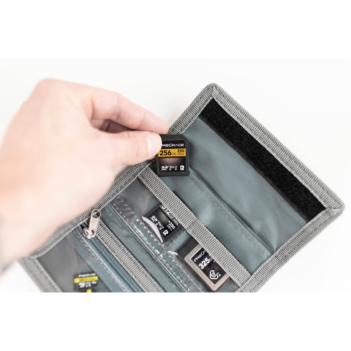Estuche para Tarjetas ProGrade Digital PGDMCRDCSE - vista lateral
