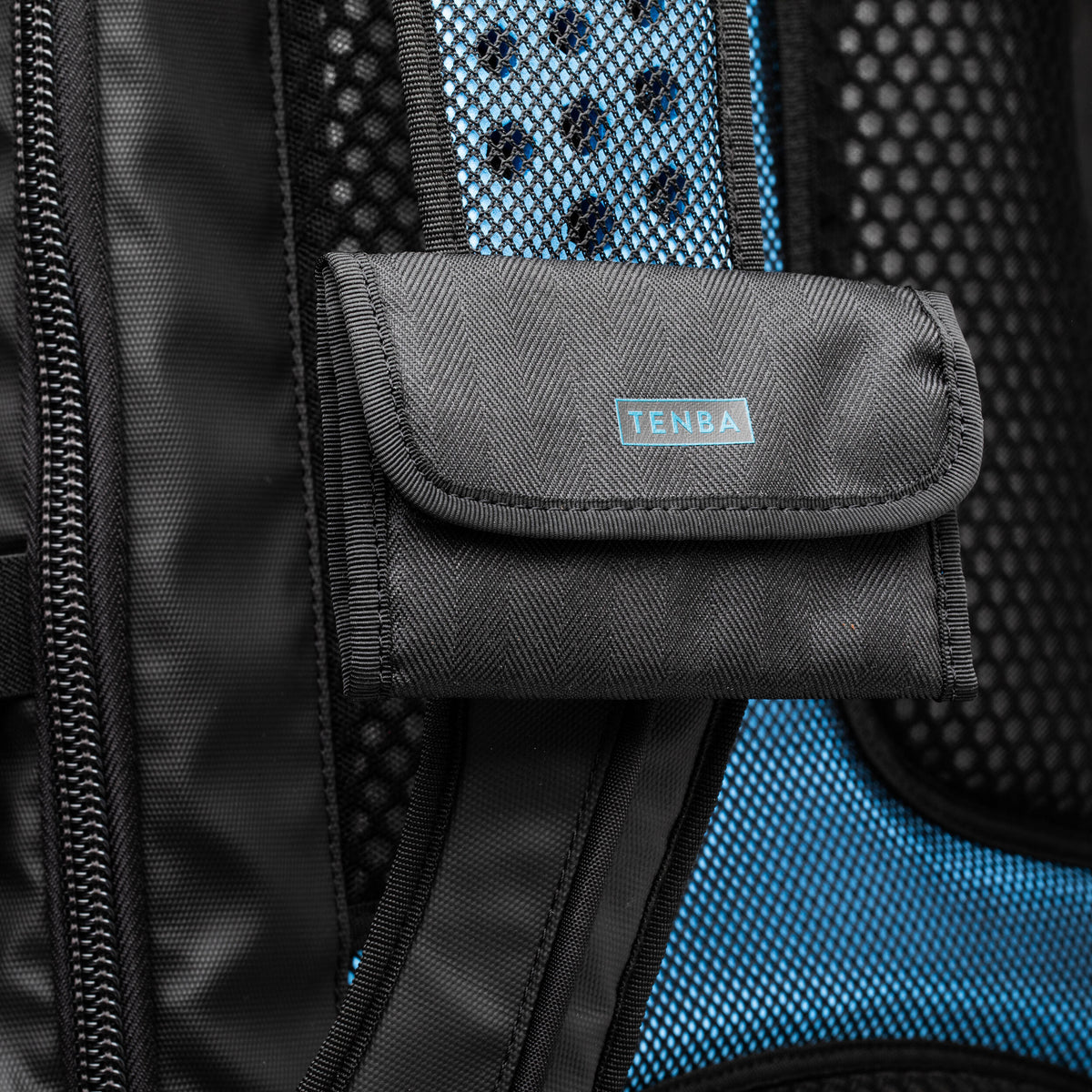Estuche para Tarjetas Tenba Tools Reload Universal (Negro) - vista lateral