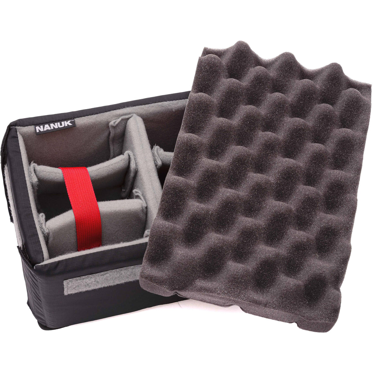 Estuche Rígido Nanuk T20 Top Loader (Verde Oliva, 11.2L) - en uso
