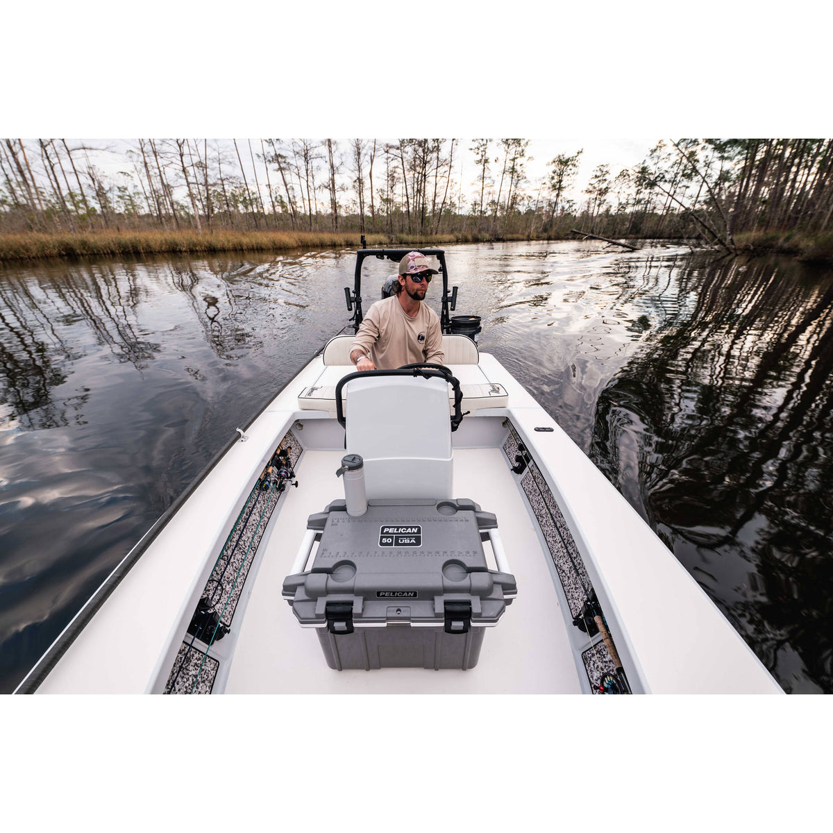 Estuche Rígido Pelican 50QT Elite Cooler (Cement Blanco) - contenido de la caja