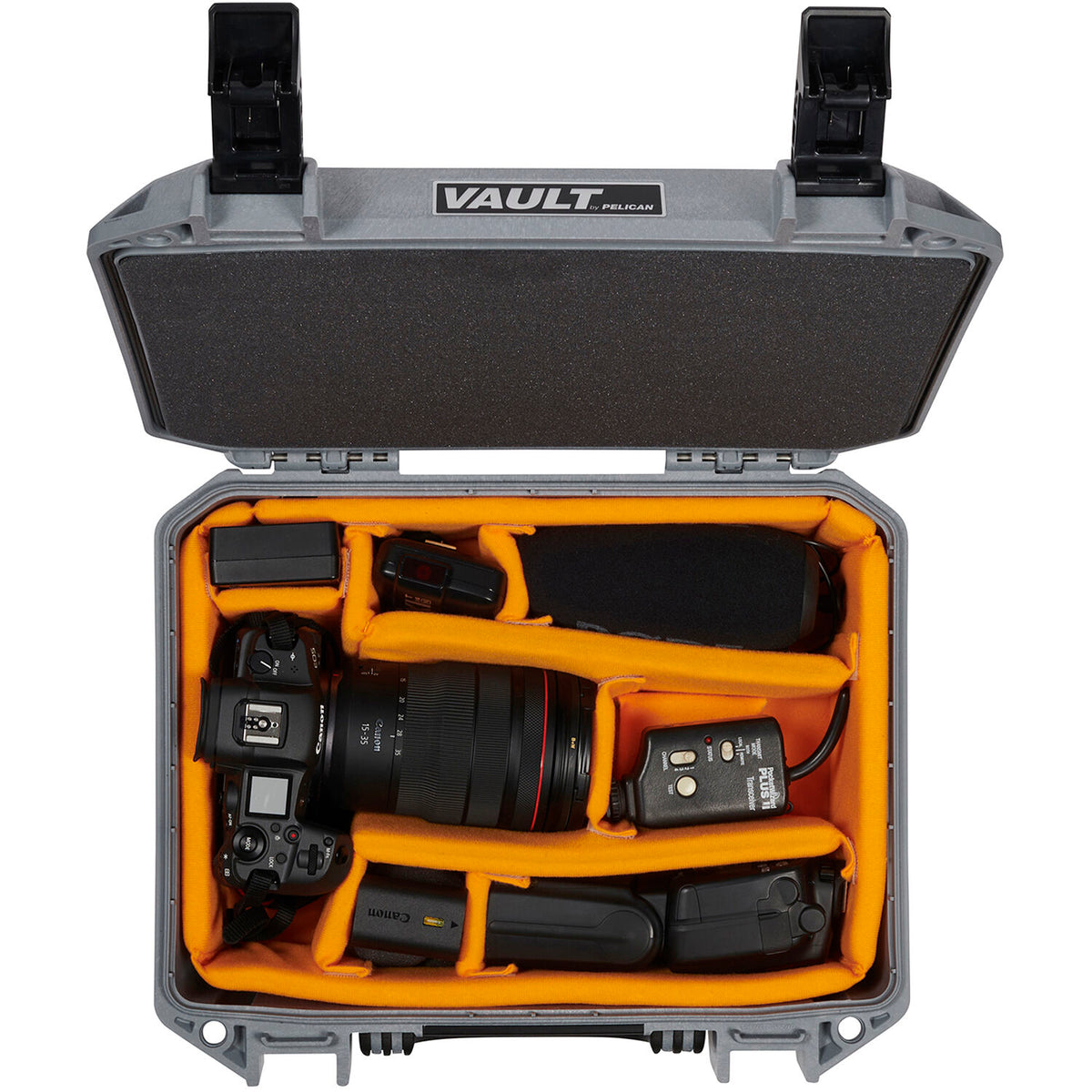 Estuche Rígido Pelican Vault 200 con Lid espuma y divisores (Gris, 6.5L) - en uso