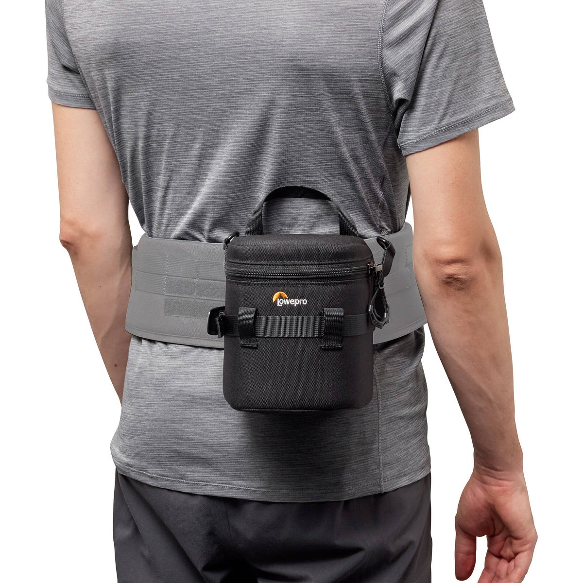 Funda para Lente Lowepro ProTactic LCS III (Negro, 1.5L) - en uso