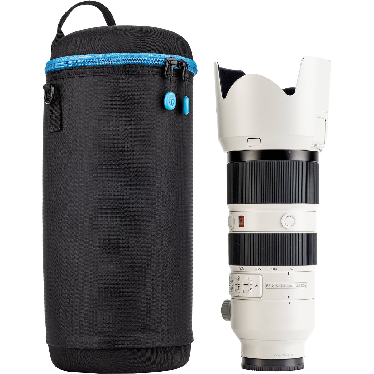 Funda para Lente Tenba blanda Molded EVA Capsule con Extra Padding (Negro, 12 x 5") - en uso