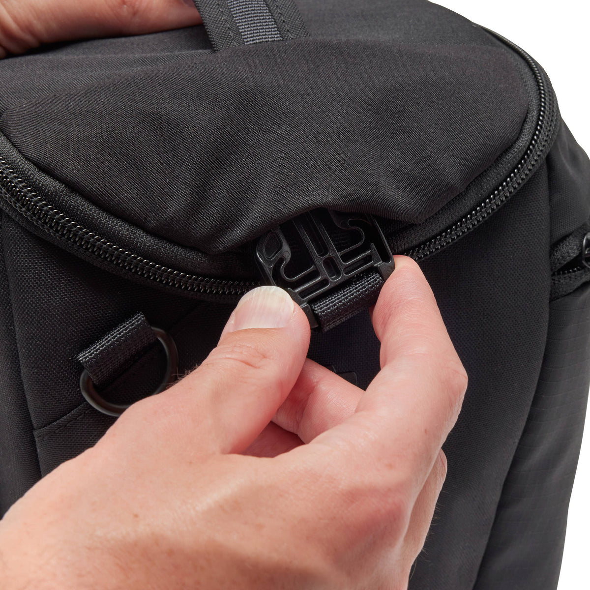 Holster Lowepro ProTactic TLZ 70 Pro AW III (Negro, 5L) - contenido de la caja