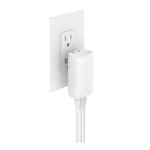 Belkin BoostCharge 67 Watt Triple USB-C Wall Charger — vista 3