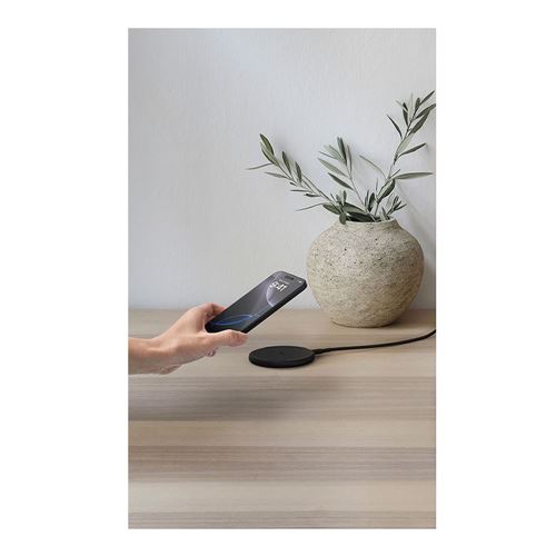 Belkin Wireless Charging Pad 15W - Black — vista 3