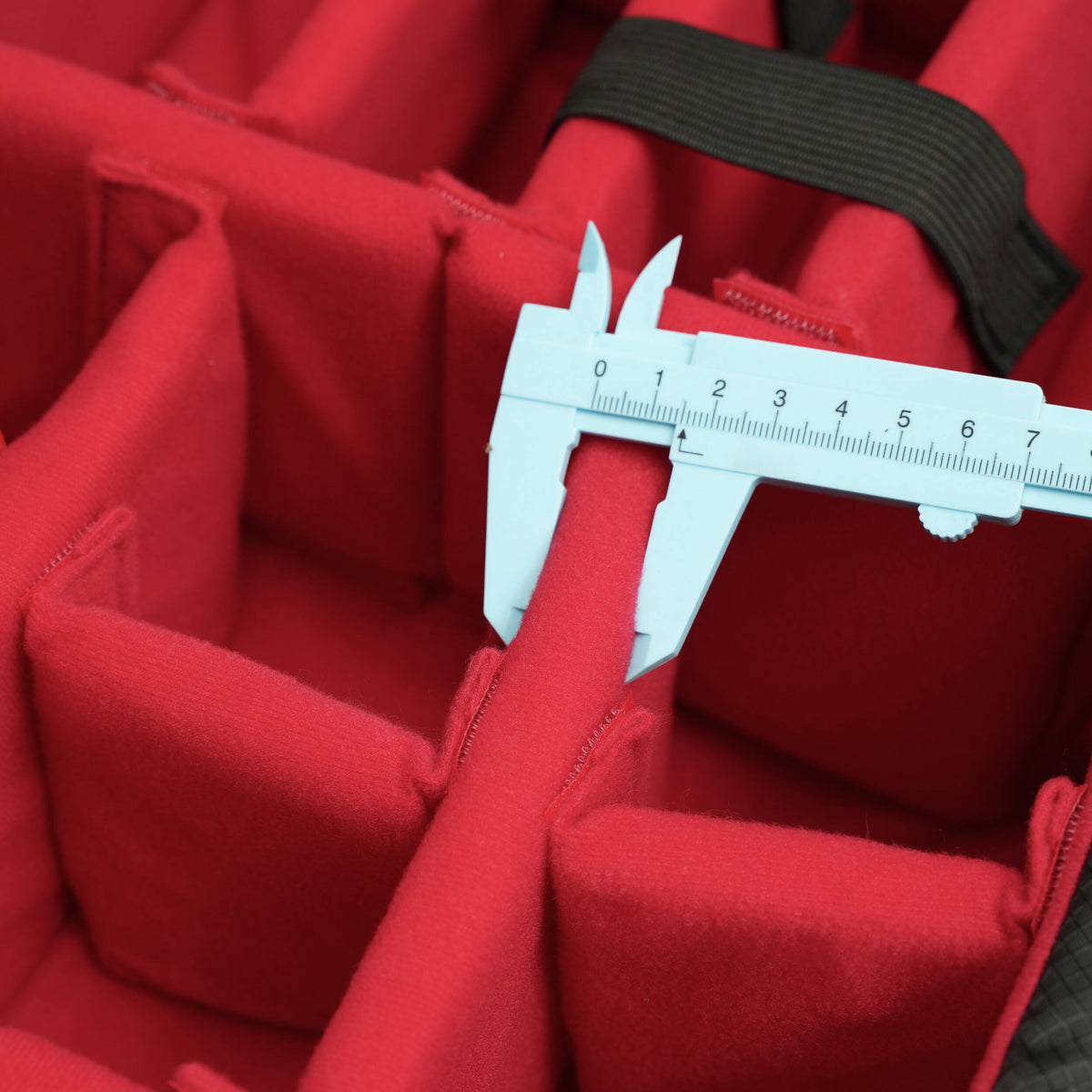 Inserto Divisor A-MoDe Limited para Pelican 1535 (Rojo) - contenido de la caja