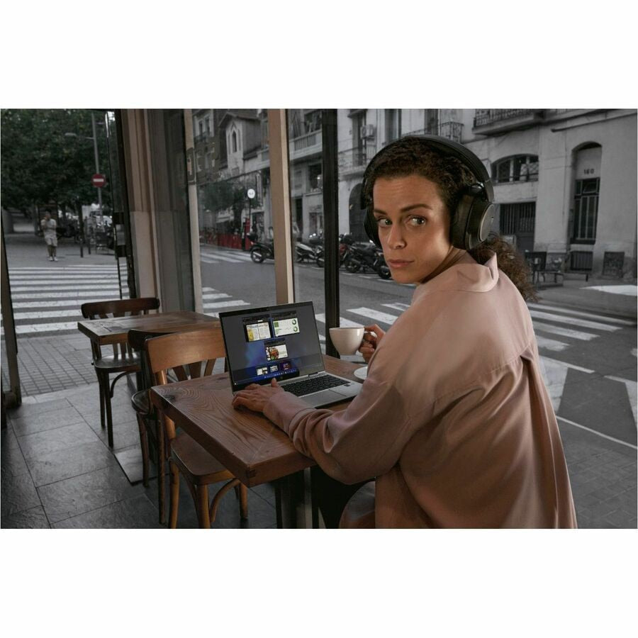 Laptop HP EliteBook 14", Intel Core Ultra 7 265U 12 Núcleos, 16GB DDR5, 512 GB PCIe NVMe SSD - vista 4
