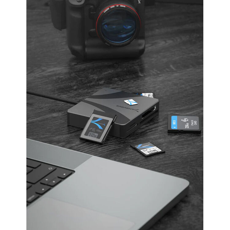 Lector de Tarjetas Sabrent USB-C Multi - contenido de la caja