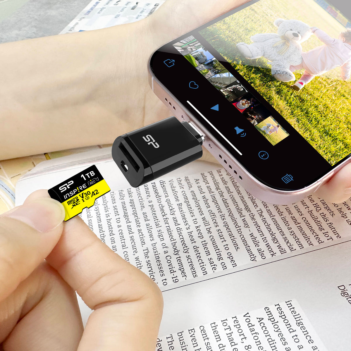 Lector de Tarjetas Silicon Power C200 USB-C microSDXC - puertos y conexiones